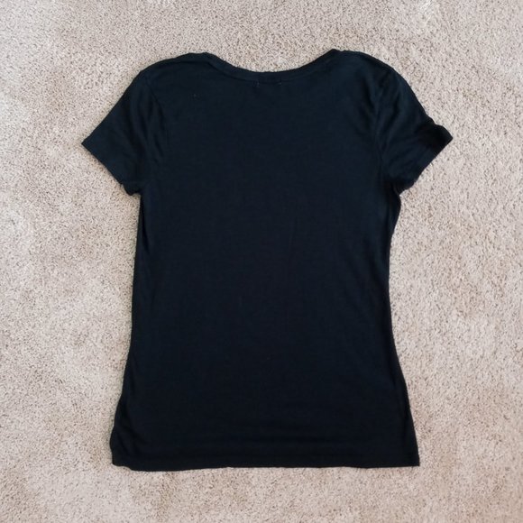 Old Navy Pocket Tee - Picture 2 of 5